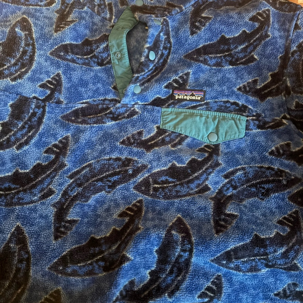 Patagonia Blue and Black Patterned Fleece